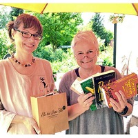 Sylke Hörhold rechts mit Verlegerin Natascha Sturm vom Neissuferverlag Görlitz