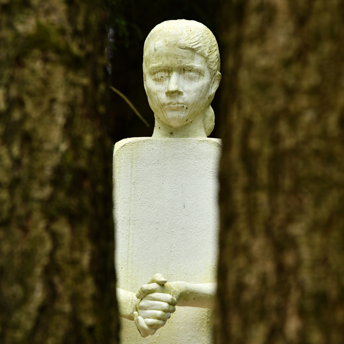 Skulpturenpfad – „Gehalten“