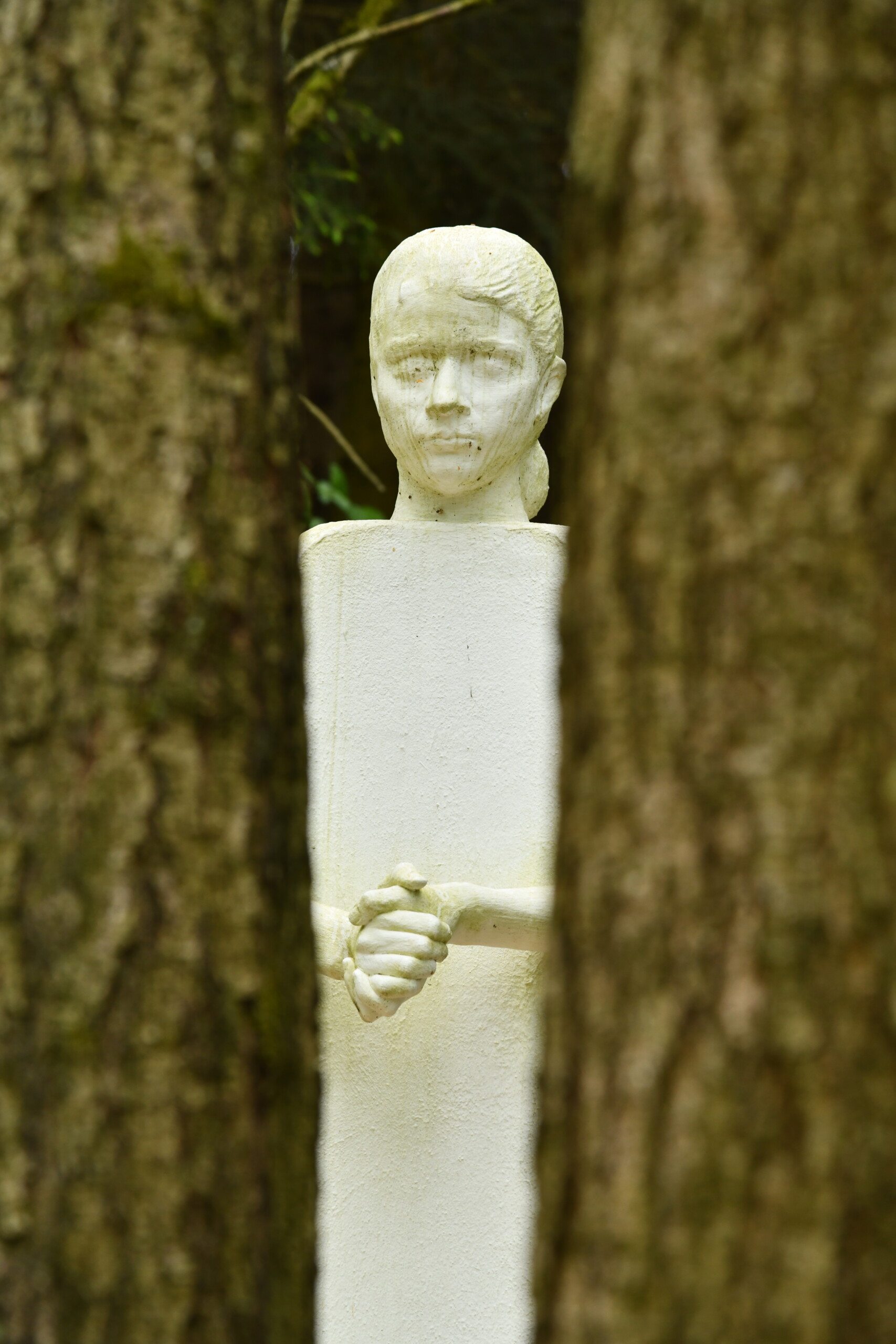 Skulpturenpfad – „Gehalten“